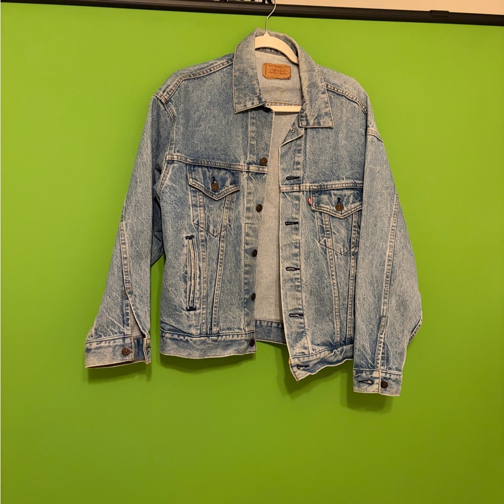 Vintage Levi's Light Blue Denim Jacket - Picture 2 of 3